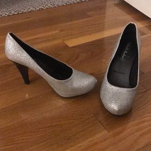 Gabriella Rocha size 6, 3 inch heel
